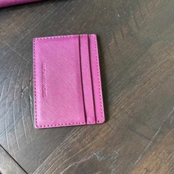 Michael Kors Wallet with removable CC holder - Picture 4 of 6